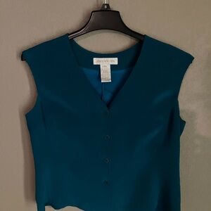Jones New York Blue Crop Top V-neck vest 100% silk size 14
